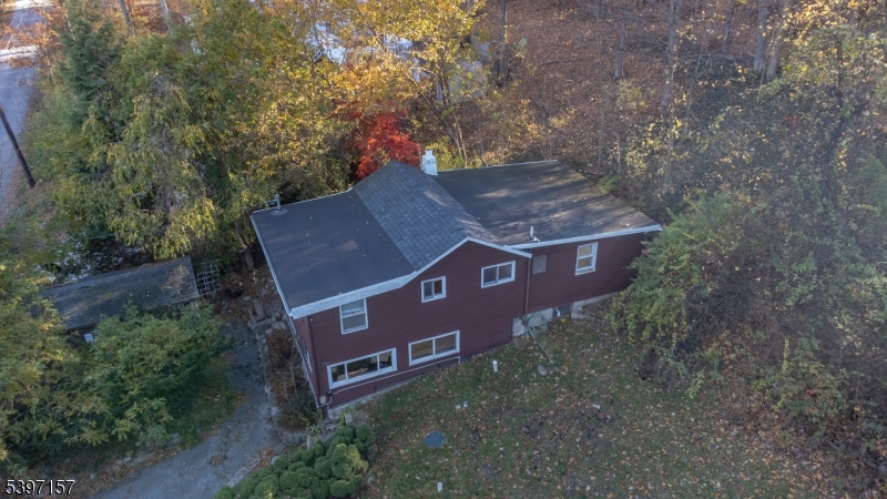 18 Decker Pond Road — photo