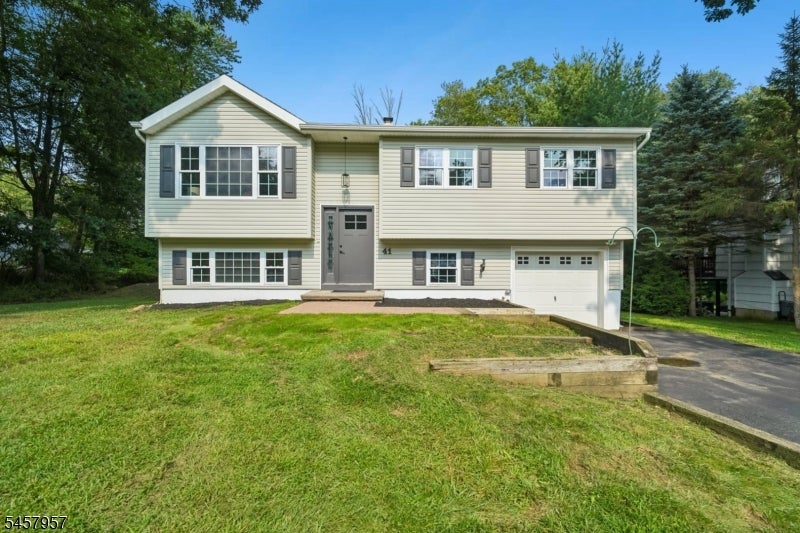 41 Paula Dr — photo