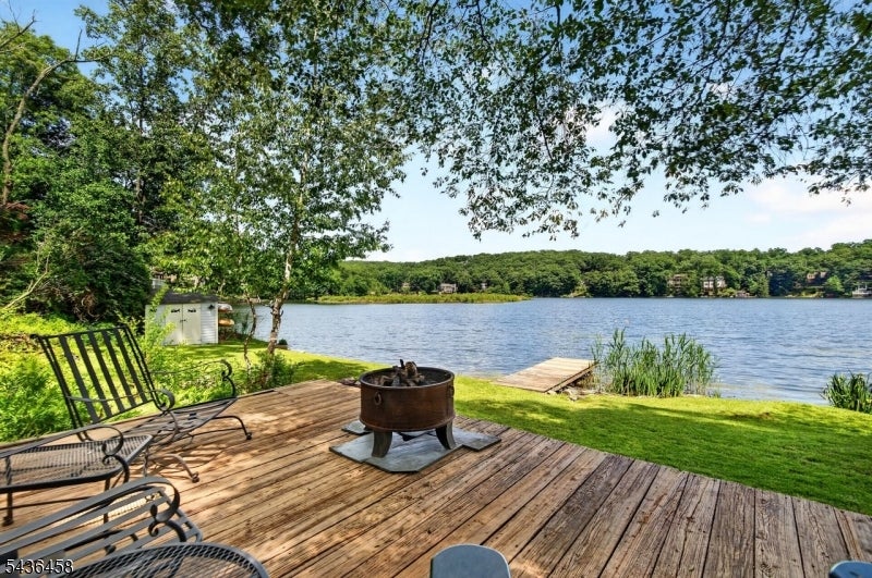 134 Cedar Lk — photo
