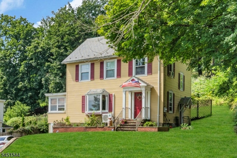 37 Fairview Ave — photo