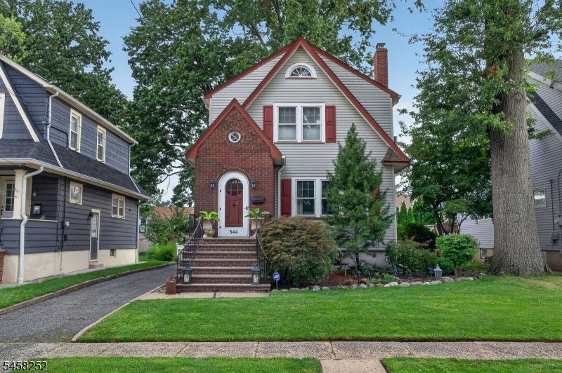 544 W Meadow Ave — photo