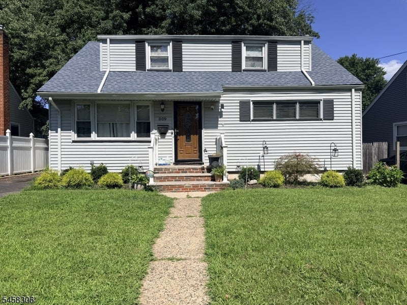 809 Rodgers Ct — photo