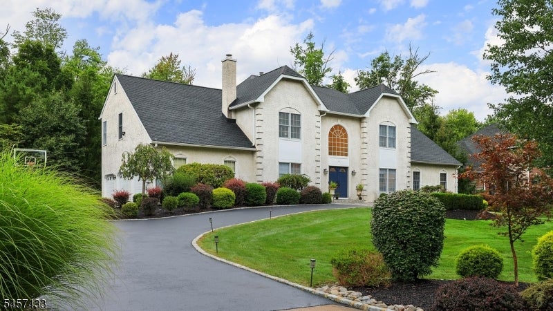 8 Downingtown Ct — photo