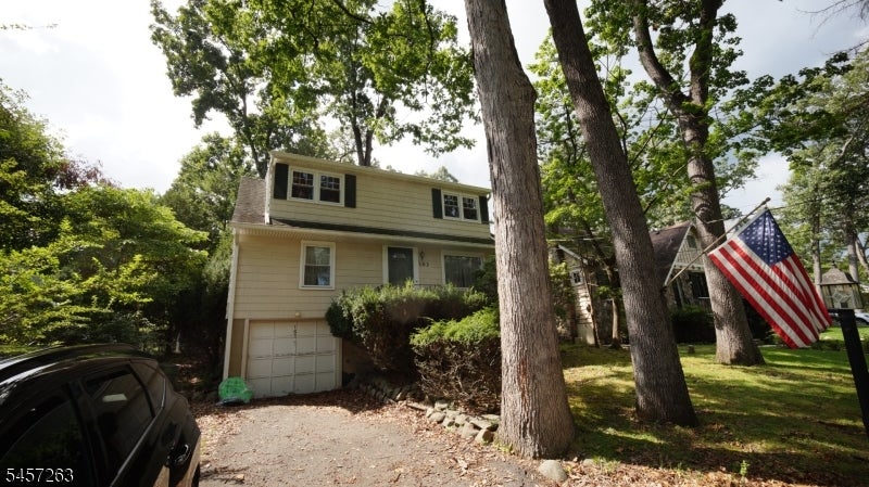 163 Chestnut Dr — photo
