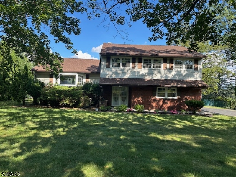 3 Crescent Drive — photo