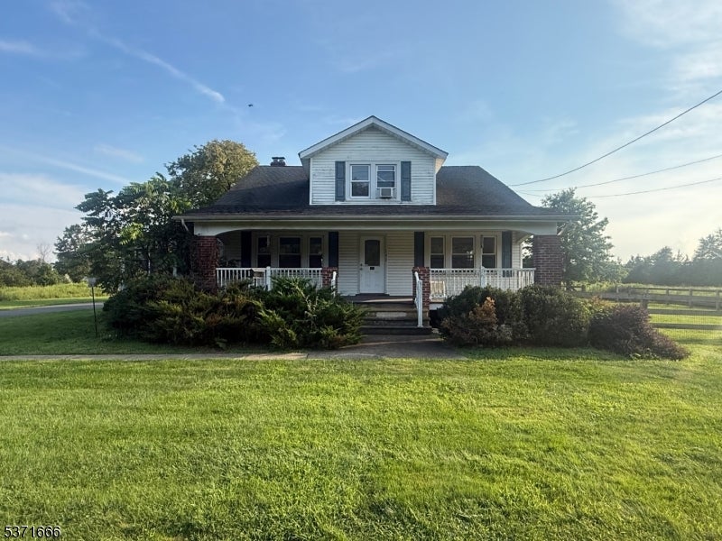 132 Hillsborough Rd — photo