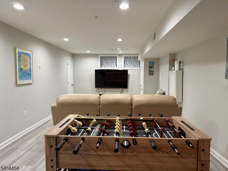 1203 Rhoads Dr — photo