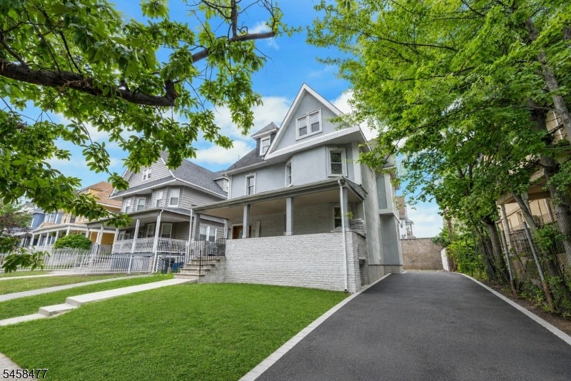 58 Ingraham Pl — photo