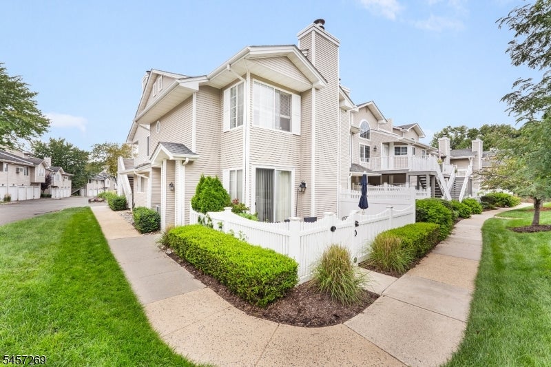 11 Ashley Court — photo