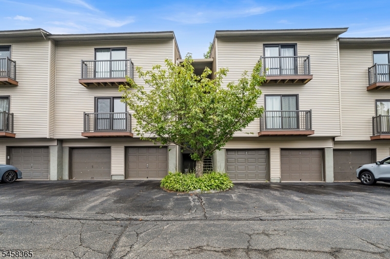 209 Spruce Hills Drive — photo