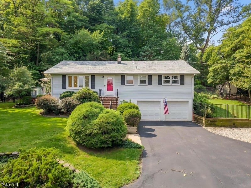 75 E Mountain Rd — photo