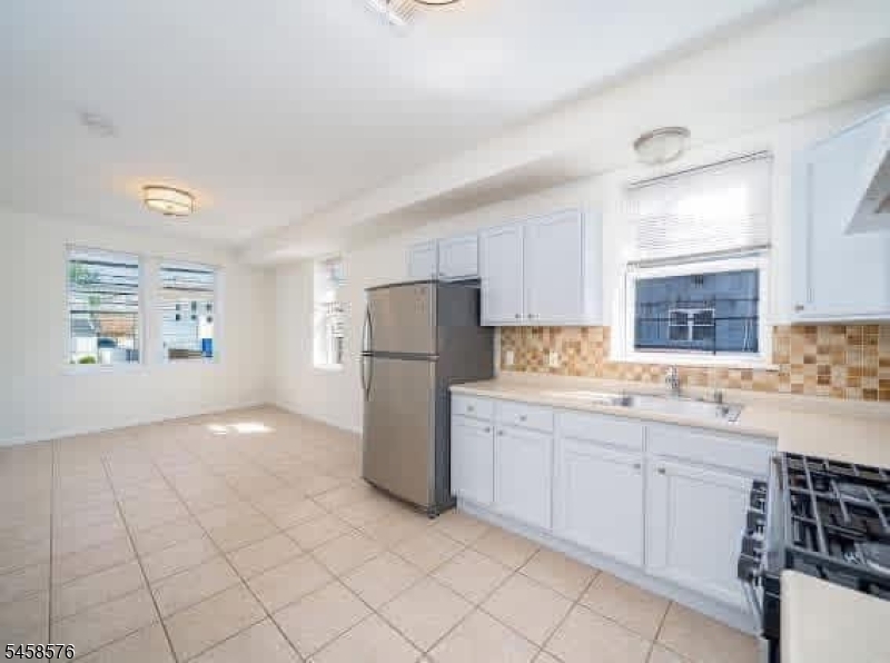 613 Ridge Road 2R — photo