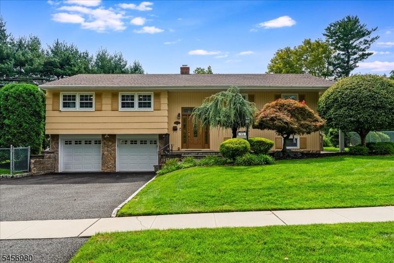 45 Michael Drive — photo