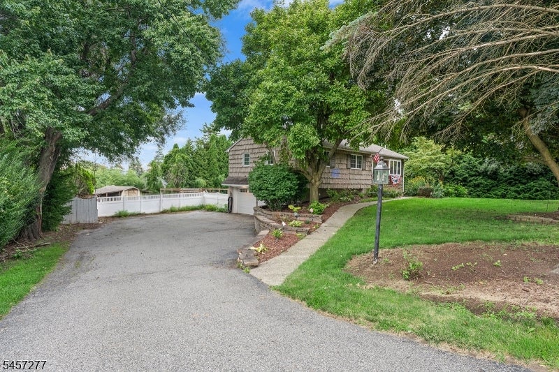 5 Mott Dr — photo