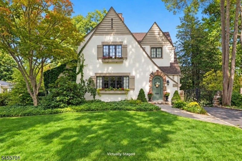 176 Canoe Brook Pkwy — photo