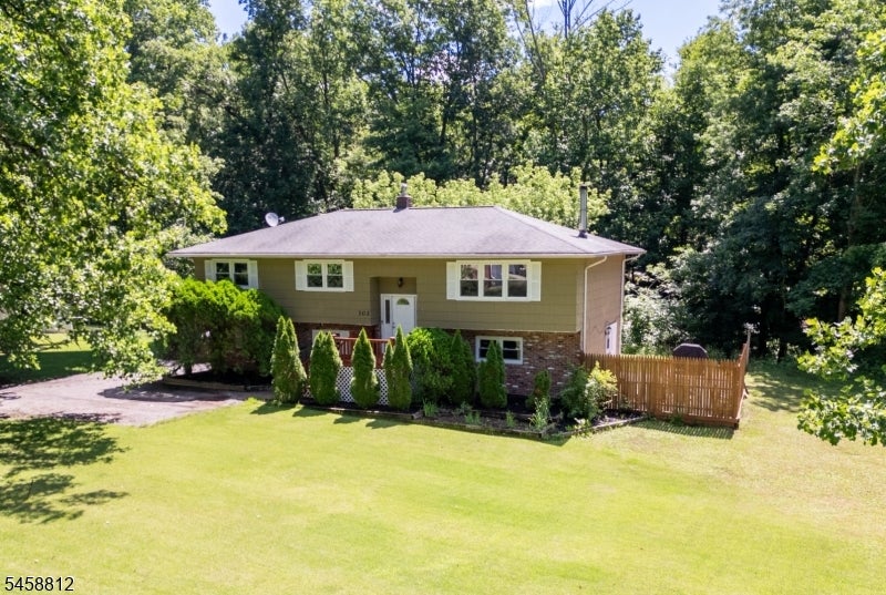 102 Andover Sparta Rd — photo