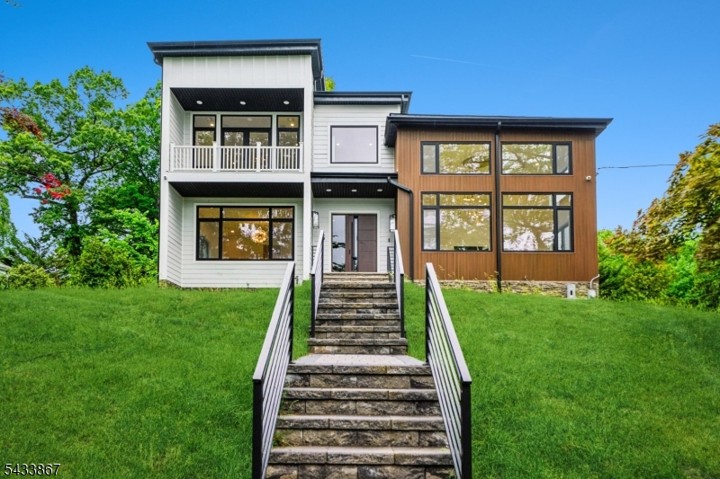 6 Cambridge Drive — photo