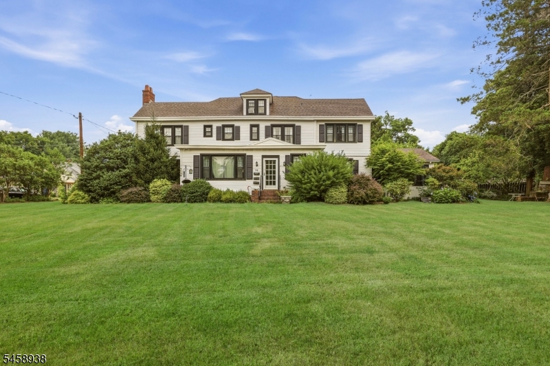 56 Mount Airy Road — photo