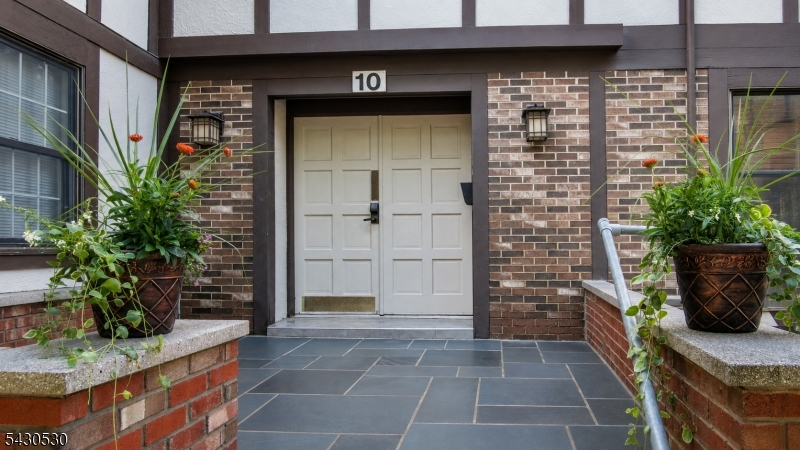10B Heritage Drive — photo