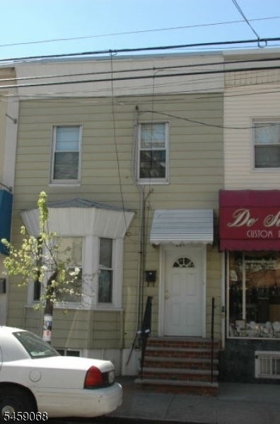 64 Wilson Ave — photo