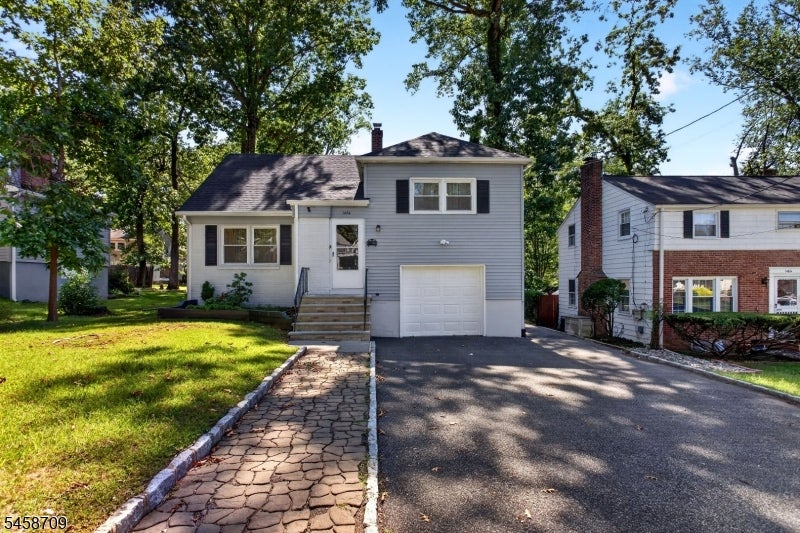 1474 Brentwood Terrace — photo