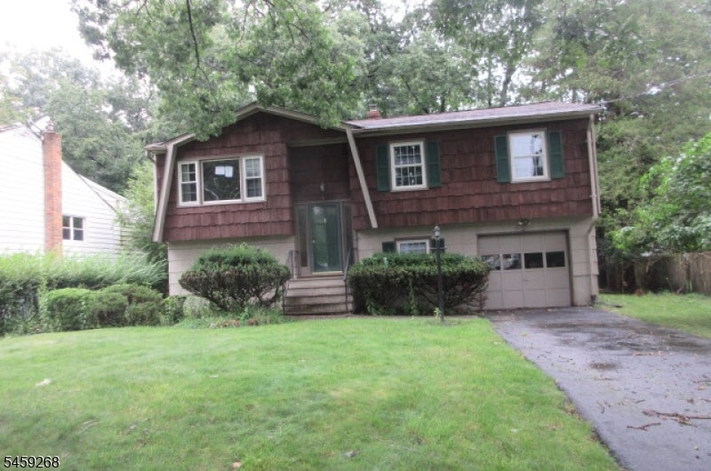 13 Roanoke Ave — photo