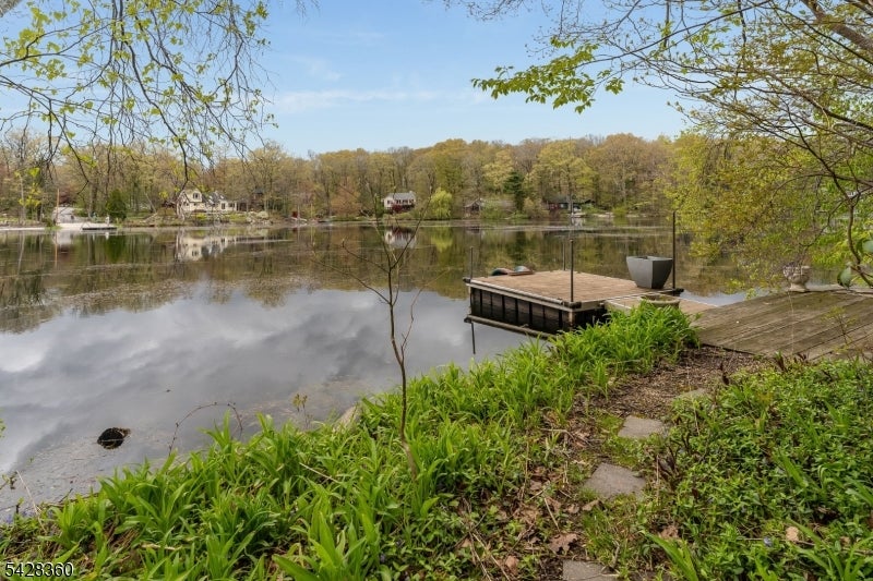 351 E Lakeshore Dr — photo