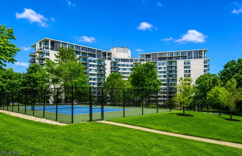 1 Claridge Drive 114 — photo