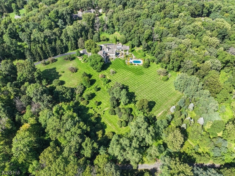 211 Mountainview Estate — photo