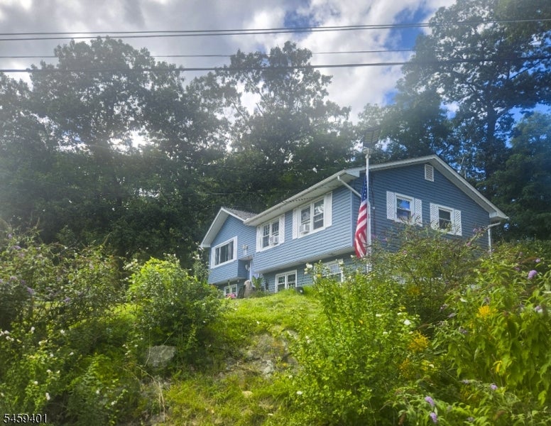 15 Conklin Ave — photo