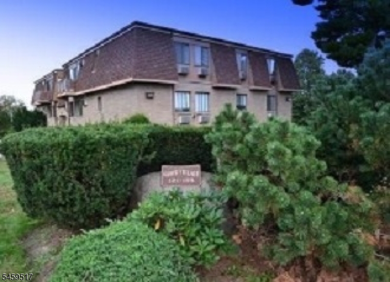 121 Grove 1 — photo