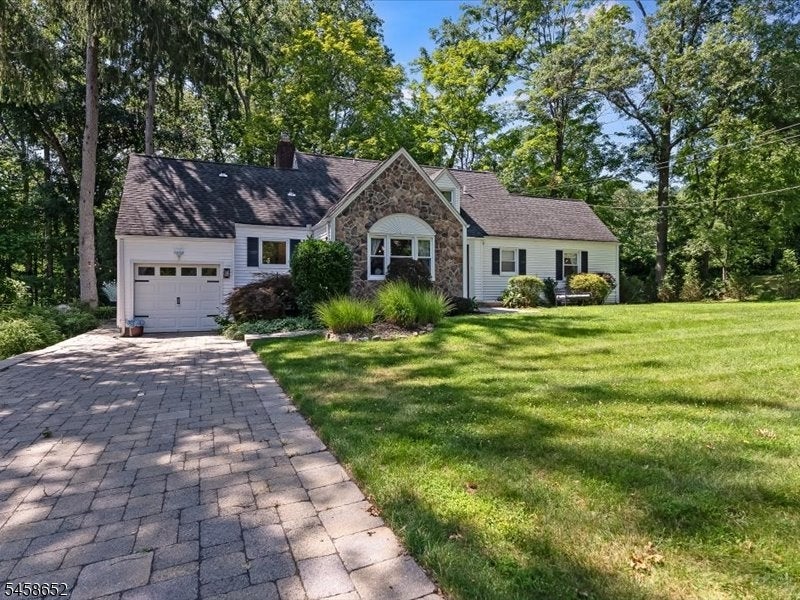 48 Lakeview Dr — photo