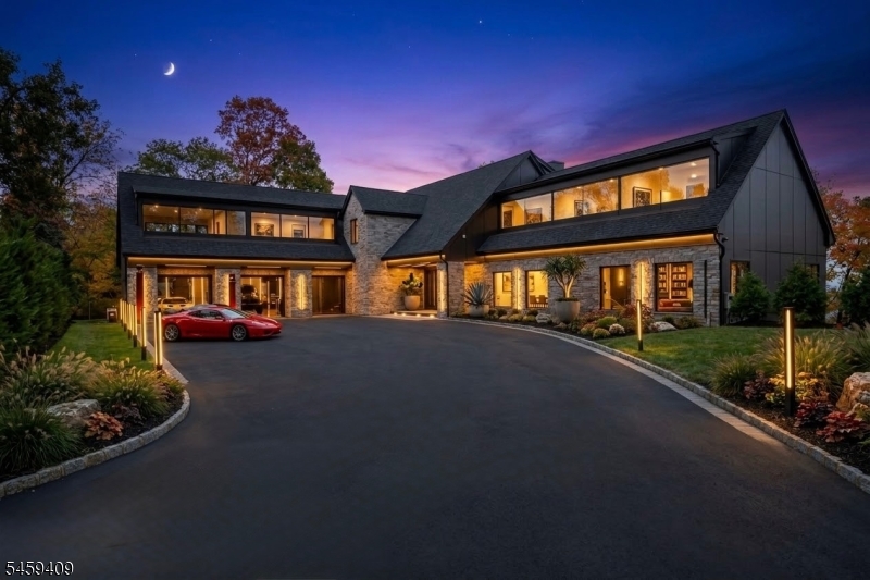 8 Flintlock Court — photo