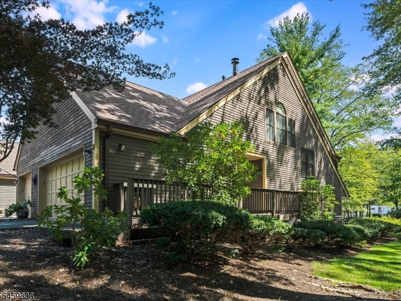2H Black Walnut Lane H — photo