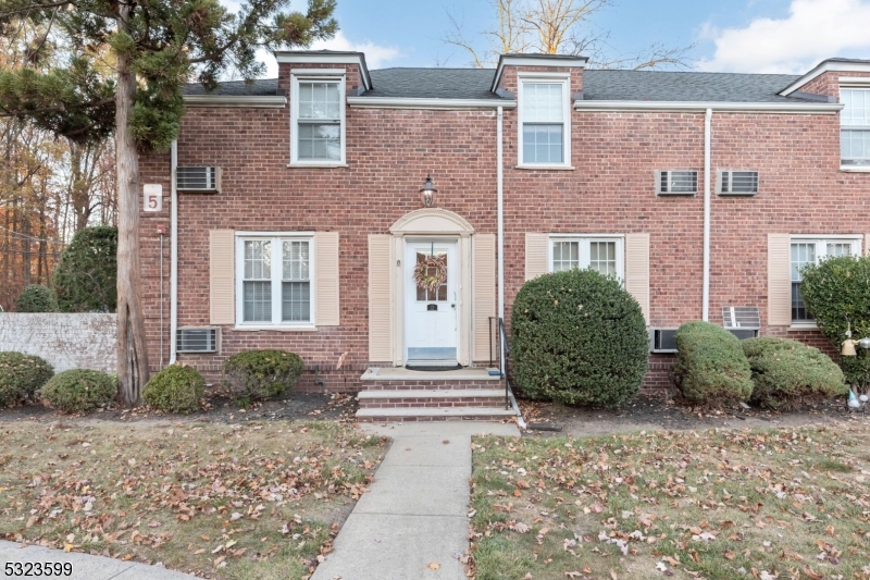 12 B Parkway Village B — photo