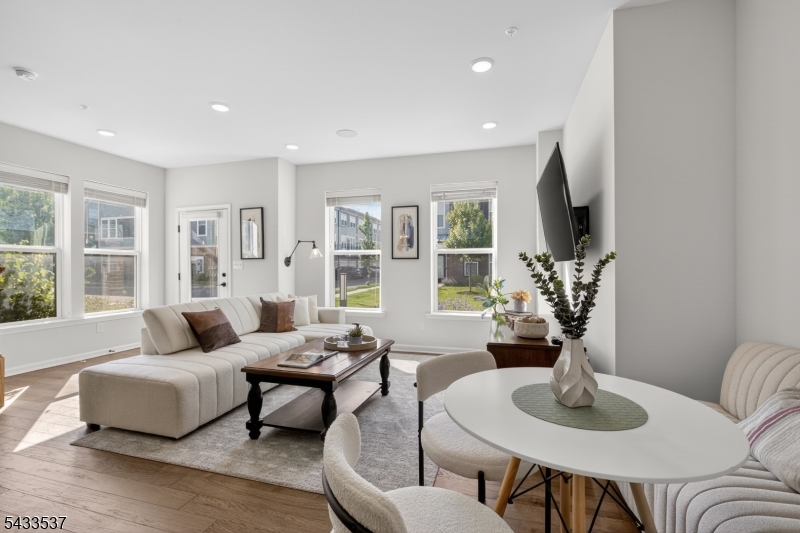 3 Sadie Circle 3105 — photo