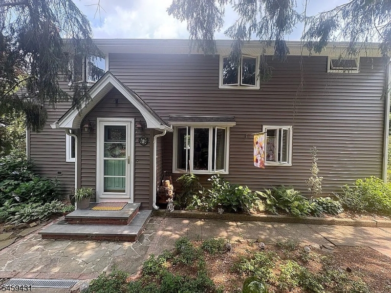 10 Balchen Way — photo