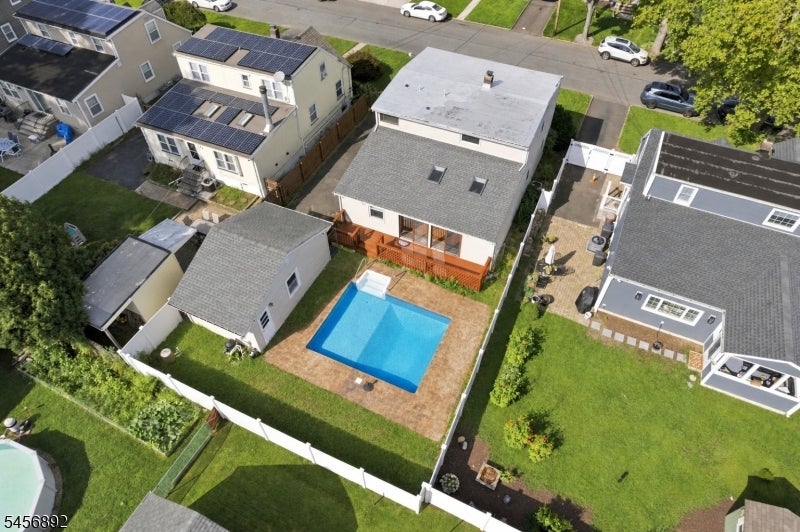 1138 Mayfair Dr — photo