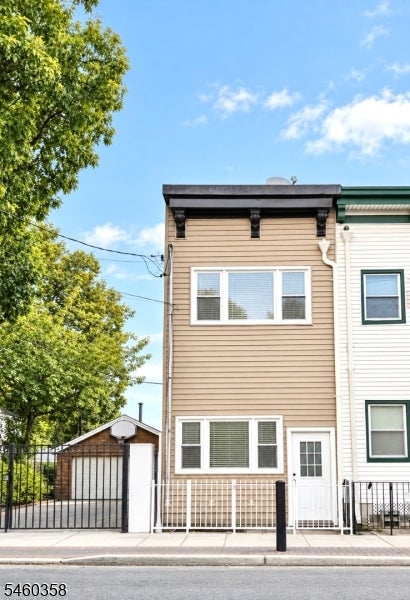90 a Hackensack Plk R — photo