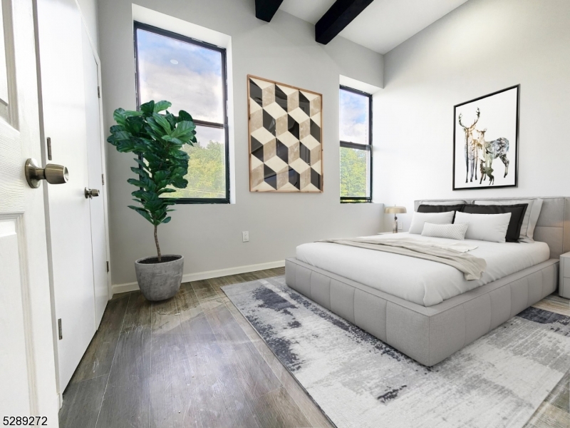 73D Sparta Avenue 400 — photo