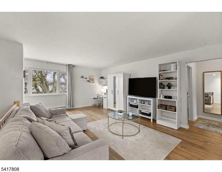 9 Wedgewood Dr 93 — photo