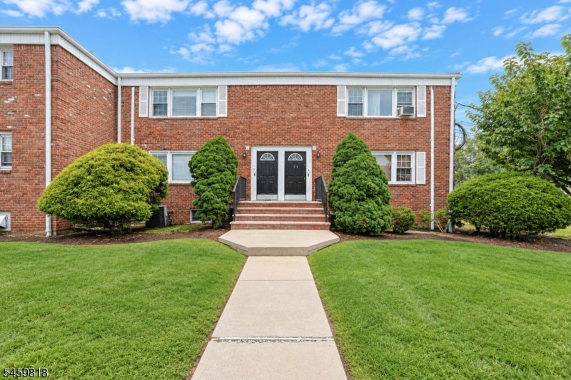 3 Columbia Dr 1a — photo