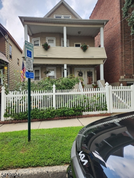 86 Harding Avenue — photo