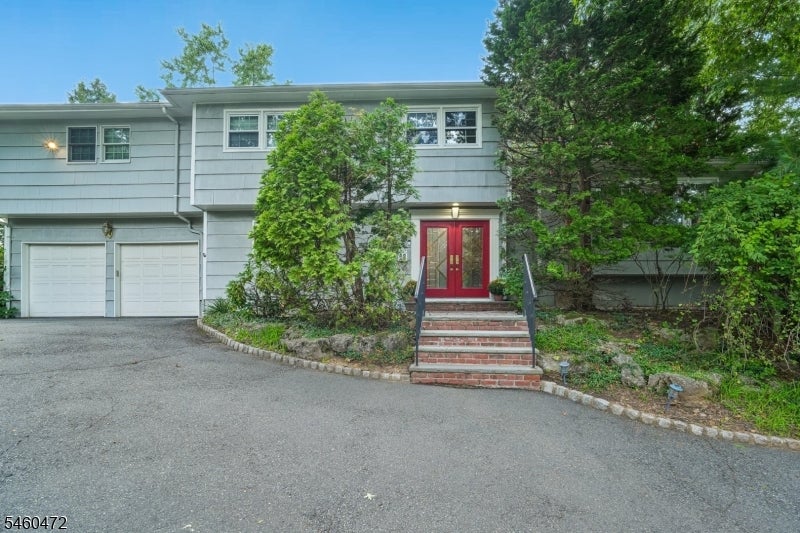 30 Connel Dr — photo