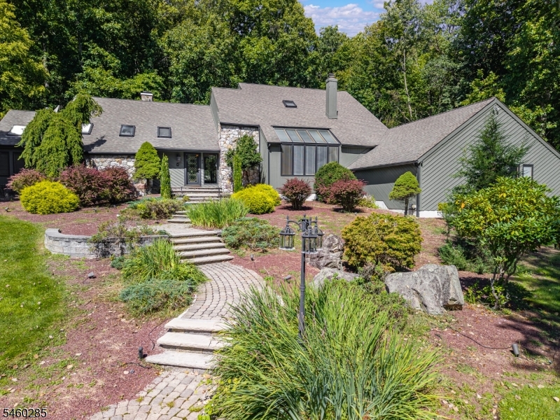 33 Radcliffe Drive — photo
