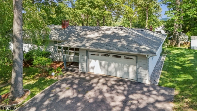45 Sunset Road — photo