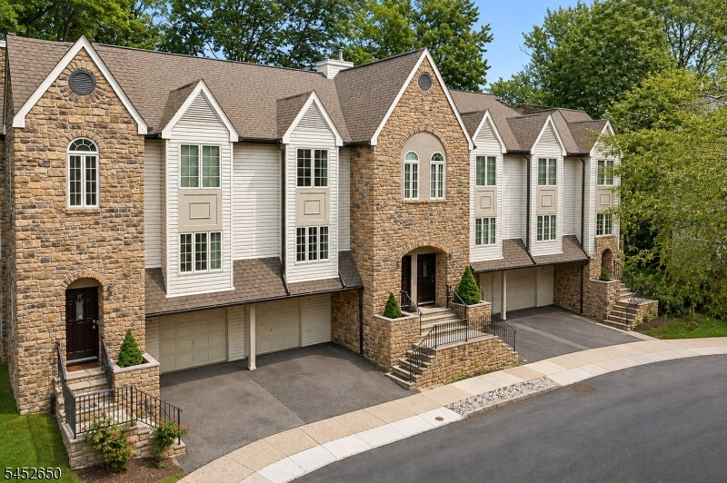 15 Starling Way — photo