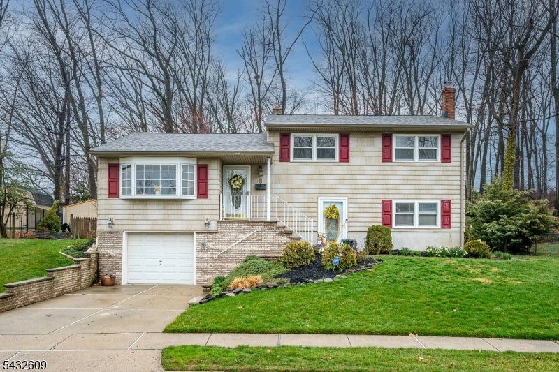 8 Adelphi Ct — photo