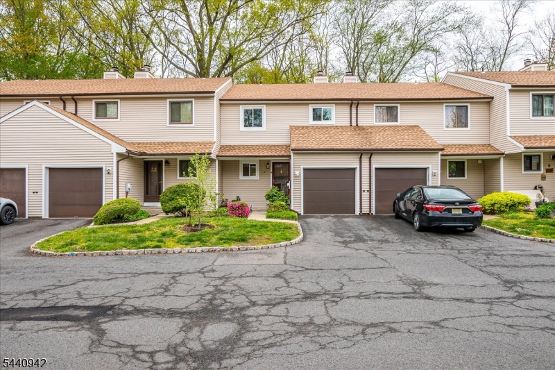 12 Tulip Court — photo