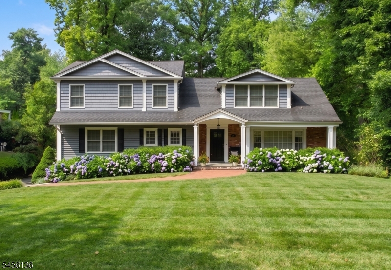 21 Crestwood Drive — photo